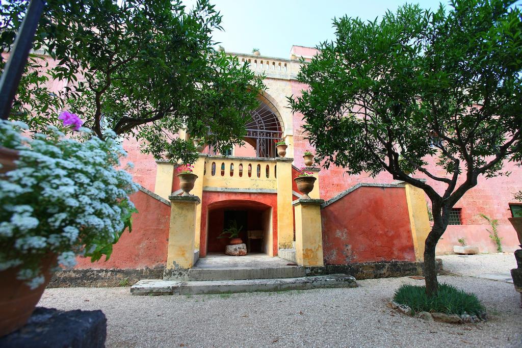 לינה וארוחת בוקר מורצ'יאנו די לאוקה Palazzo Laura מראה חיצוני תמונה