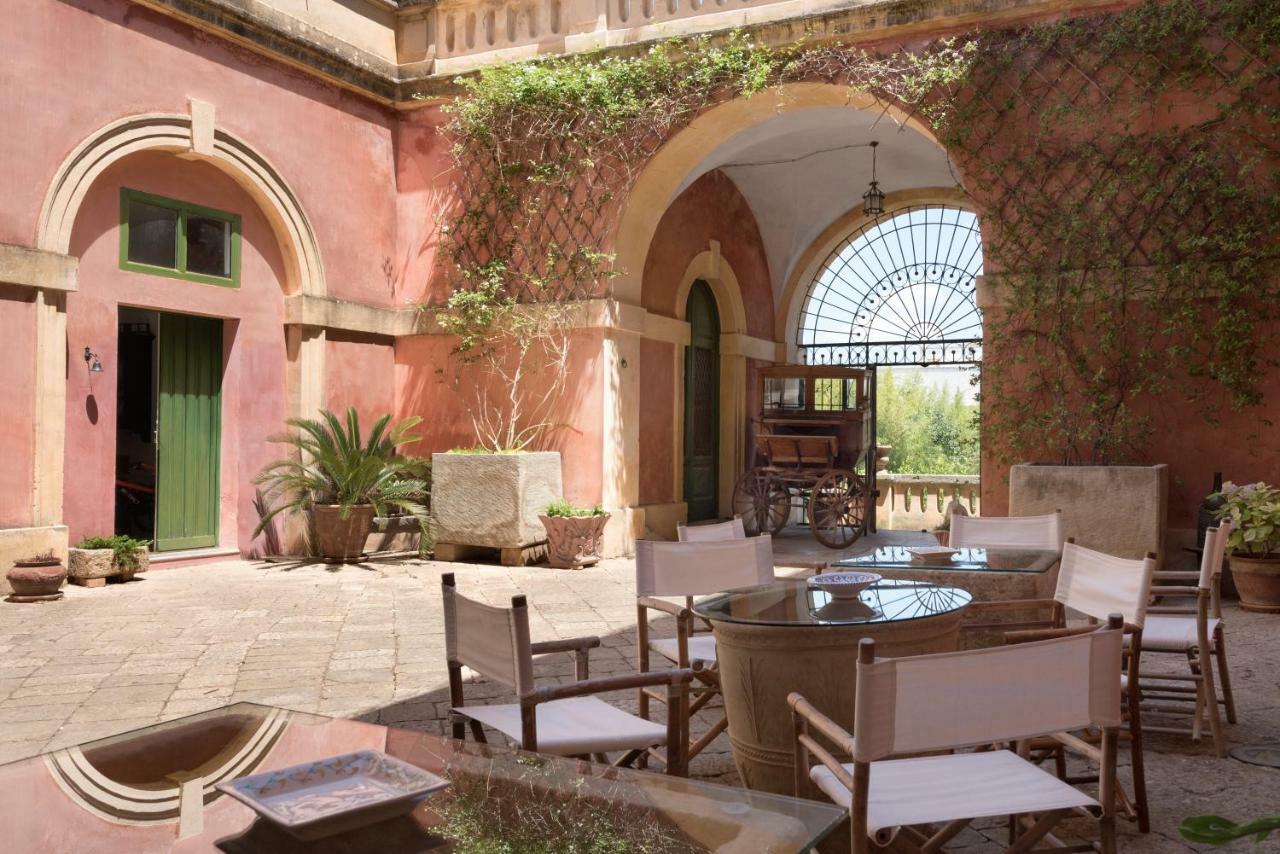 לינה וארוחת בוקר מורצ'יאנו די לאוקה Palazzo Laura מראה חיצוני תמונה